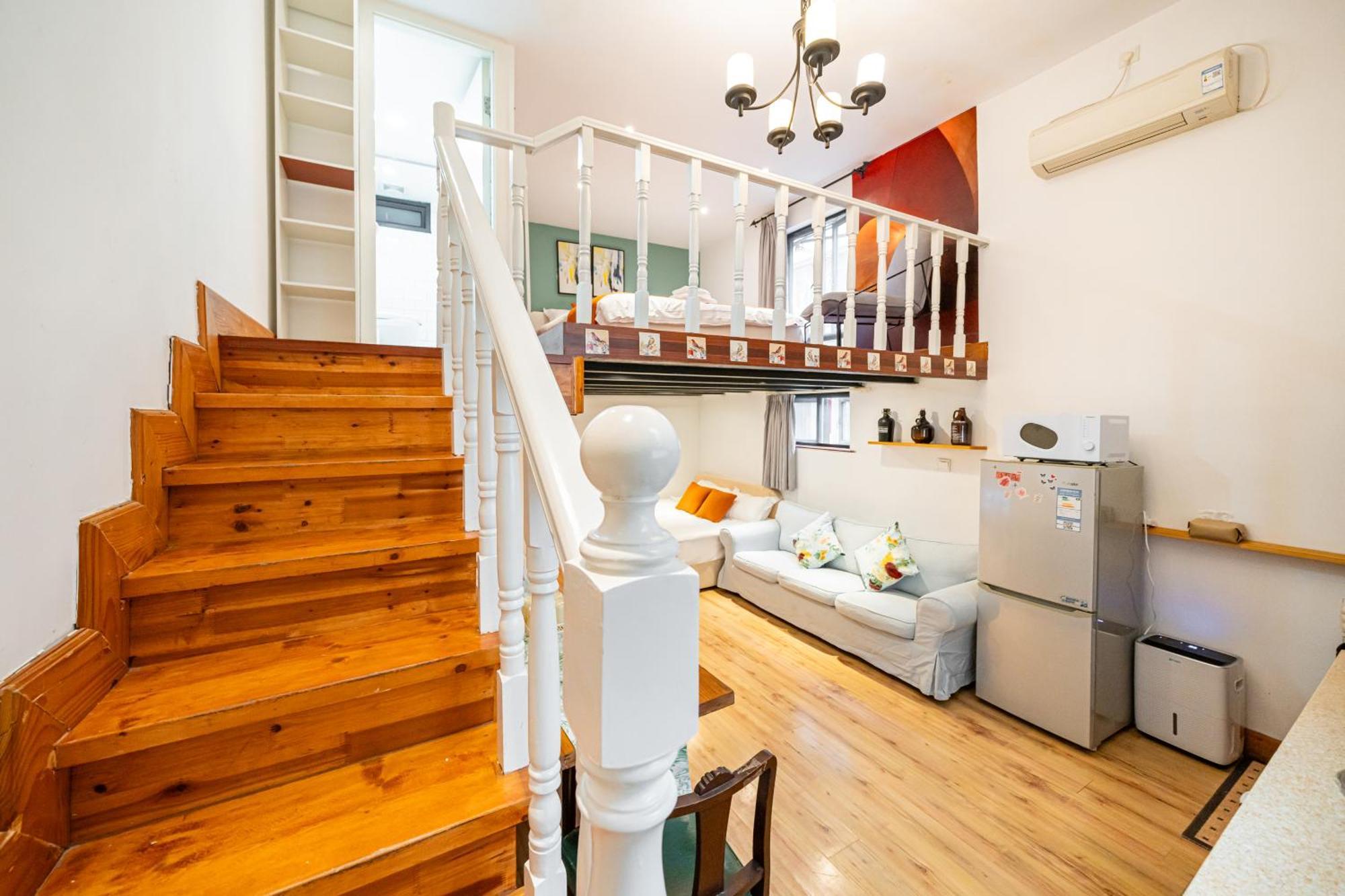 Yuexia Apartment *