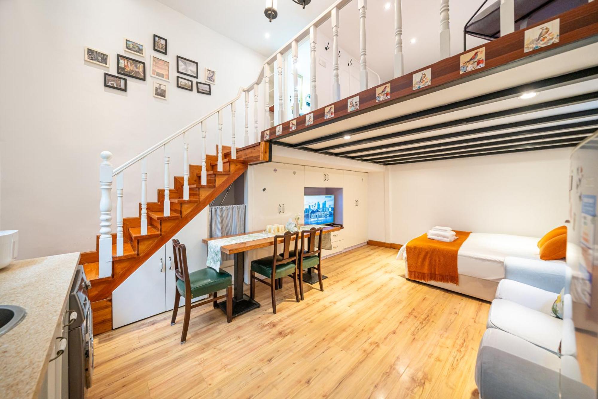 Yuexia Apartment *